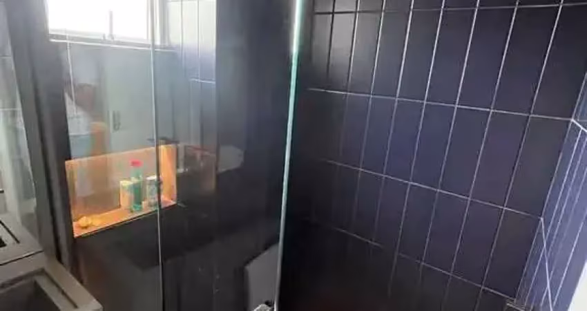 Apartamento mobiliado com 2 dormitórios sendo 1 suíte e 2 vagas de garagem na praia brava - itajaí