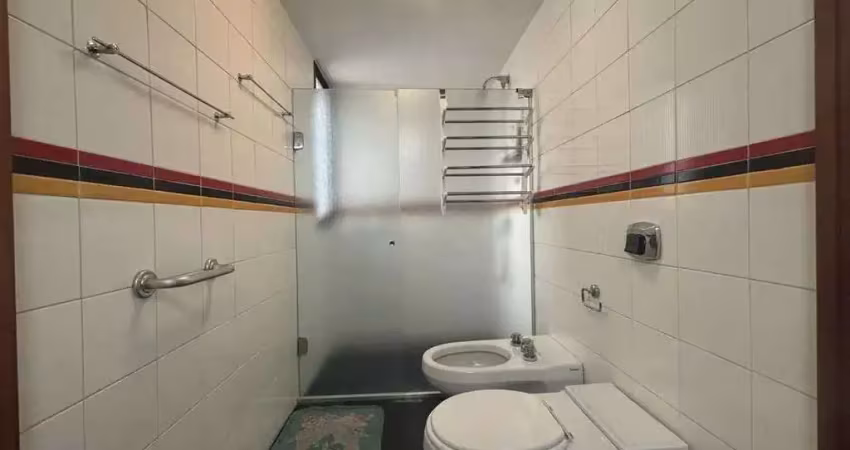Apartamento mobiliado com 4 suítes e 3 vagas de garagem em curitiba