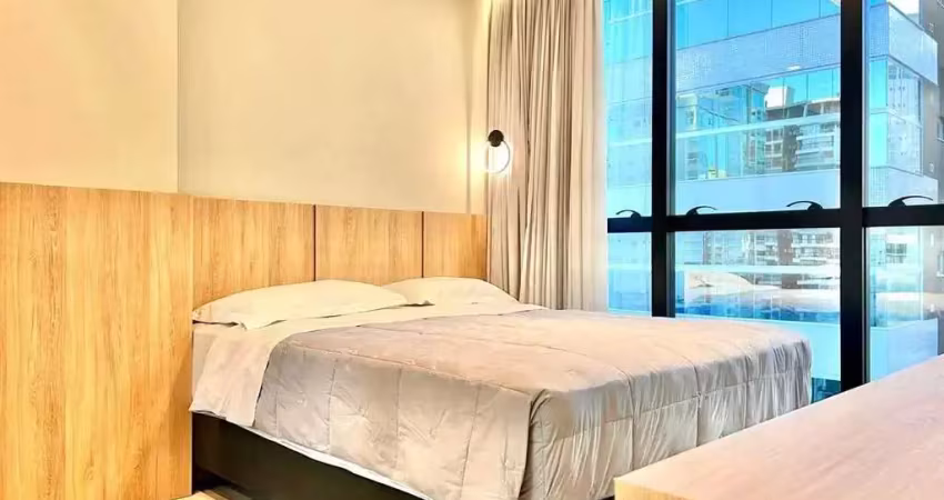 Flat mobiliado com 1 dormitório e 1 vaga de garagem na meia praia em itapema