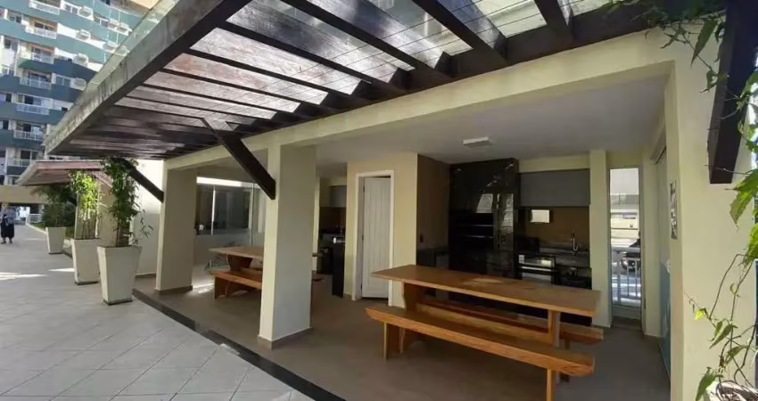 Apartamento mobiliado 3 dormitórios sendo 1 suíte e 1 vaga no bairro itacorubi em florianópolis/sc