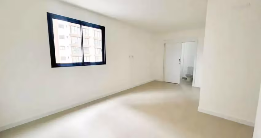 Apartamento com 3 dormitórios sendo 1 suíte e 2 vagas de garagem no centro de balneário camboriú