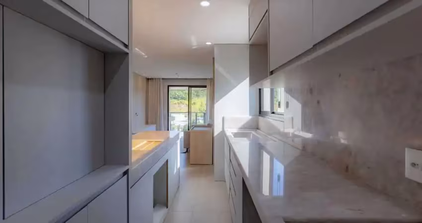 Apartamento com 2 dormitórios sendo 1 suíte e 1 vaga de garagem - praia brava - itajaí