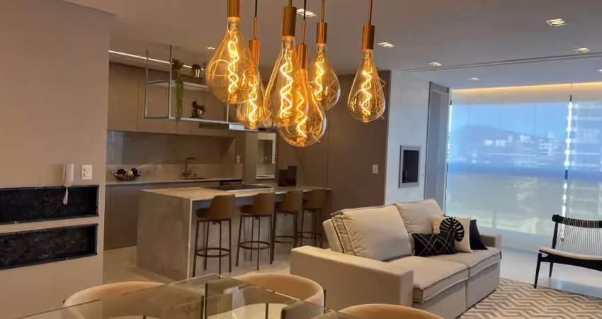 Apartamento mobiliado com 2 suítes e 2 vagas de garagem na praia brava em itajaí