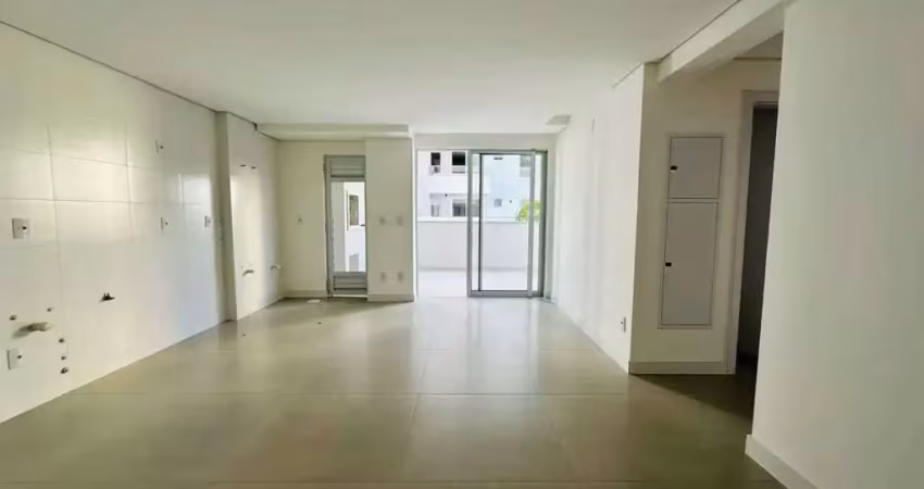 Apartamento com 2 dormitórios sendo 1 suíte na praia brava de itajaí/sc