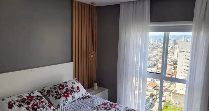 Apartamento mobiliado com 3 dormitórios sendo 1 suíte e 2 vagas de garagem em itajaí