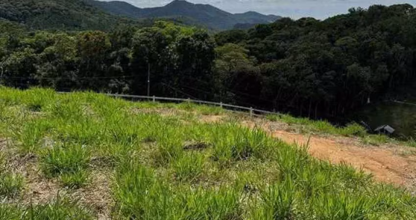 Terreno rural com 2.200 m² em condomínio fechado em camboriú