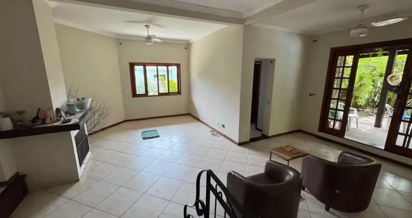 Casa com 02 lotes à venda no condomínio ariribá – balneário camboriú / sc