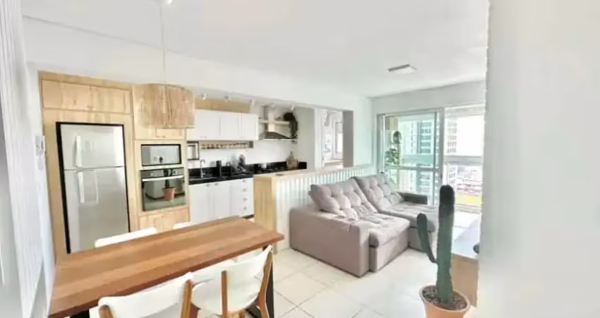 Apartamento frente mar com 2 dormitórios sendo 1 suíte e 1 vaga - itacolomi em balneário piçarras/sc