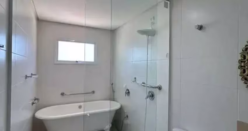 Apartamento com 3 suítes e 2 vagas de garagem em meia praia - itapema/sc