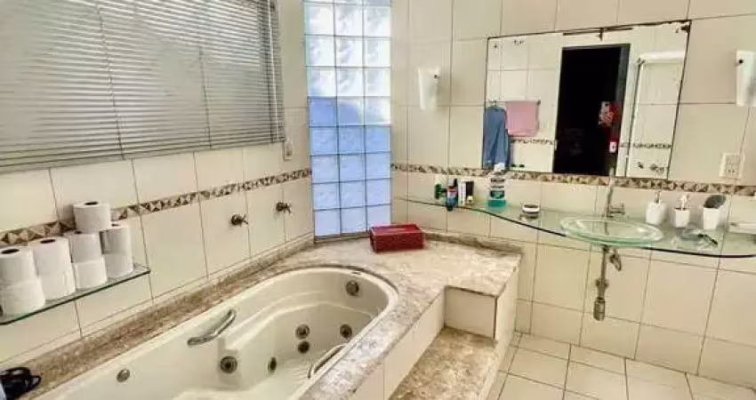 Excelente casa com 3 dormitórios sendo 1 suíte e 2 vagas de garagem no bairro são vicente em itajaí