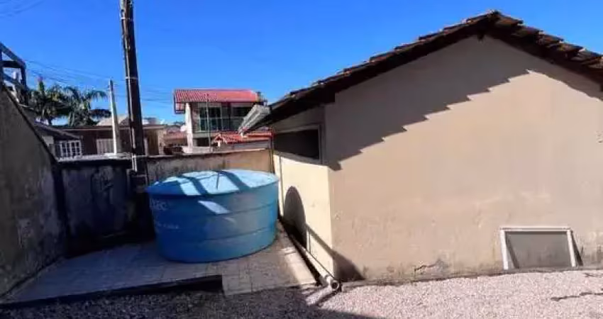 Terreno de 340m² com casa de 2 dormitórios e 1 vaga de garagem zimbros