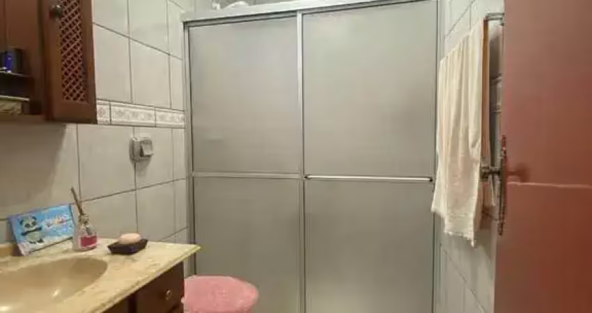 Casa com 3 dormitórios sendo 1 suíte e 3 vagas de garagem no centro de porto belo