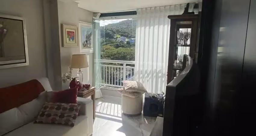 Apartamento mobiliado 3 dormitórios sendo 1 suíte e 1 vaga no bairro itacorubi em florianópolis/sc