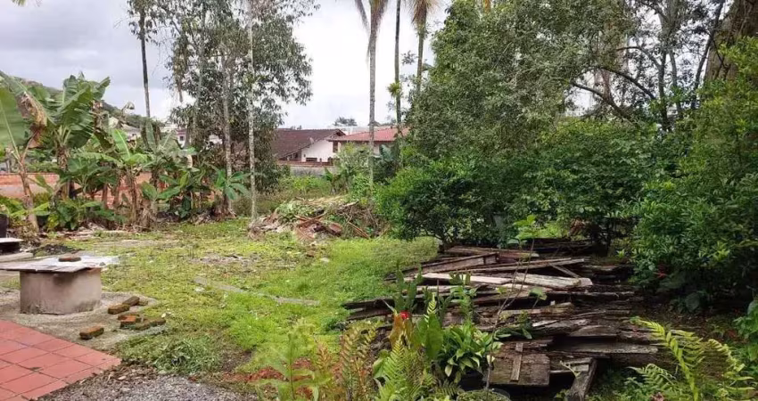 Casa com 3 dormitórios e terreno plano de 970m² – joinville/sc