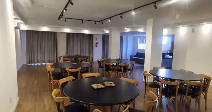 Apartamento mobiliado com 3 dormitórios sendo 1 suíte e 1 vaga de garagem no centro de joinville