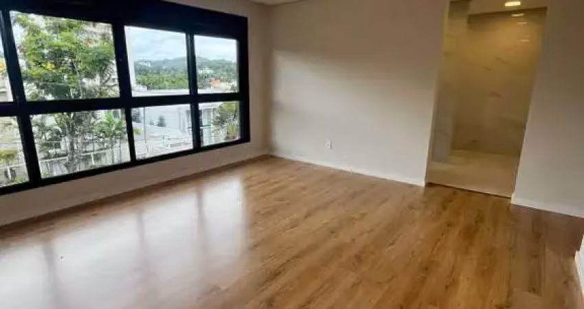Casa triplex  com 3 suítes sendo 1 suíte master - américa | joinville/sc