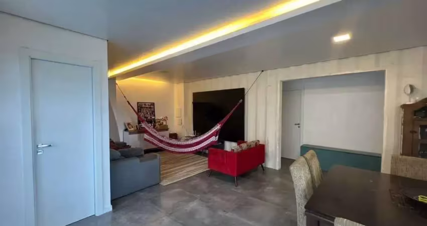 Casa container com 3 dormitórios sendo 1 suíte e 4 vagas estaleirinho em balneário camboriú/sc