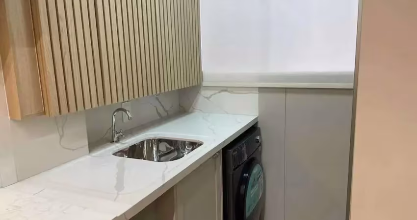 Apartamento quadra mar mobiliado com 2 dormitórios sendo 1 suíte e 1 vaga em balneário camboriú