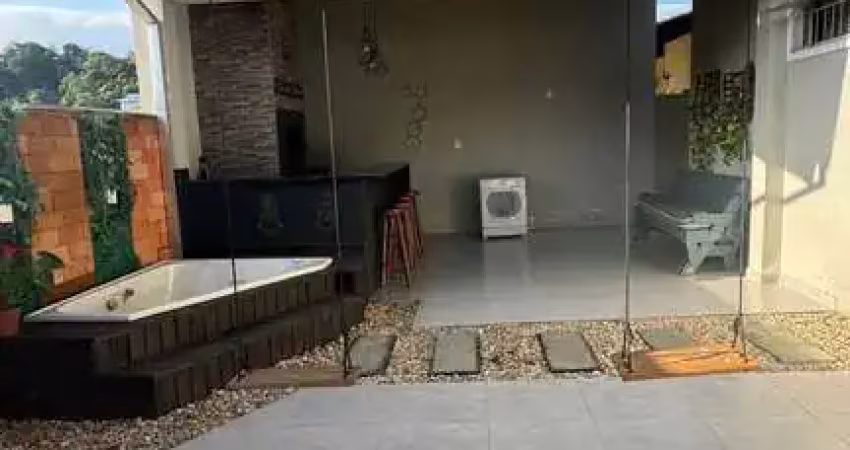 Geminado com 3 dormitórios e 4 vagas de garagem no bairro parque guarani em joinville - sc
