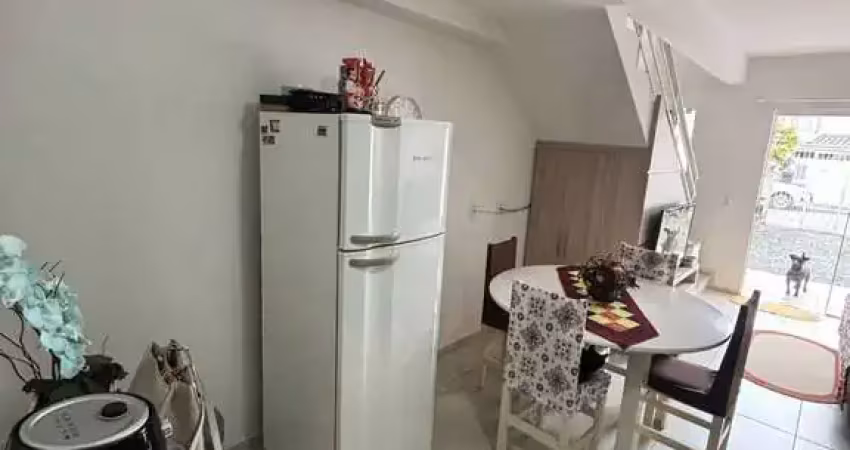 Sobrado de 3 dormitórios e 2 vagas de garagem no bairro areias, em camboriú/sc
