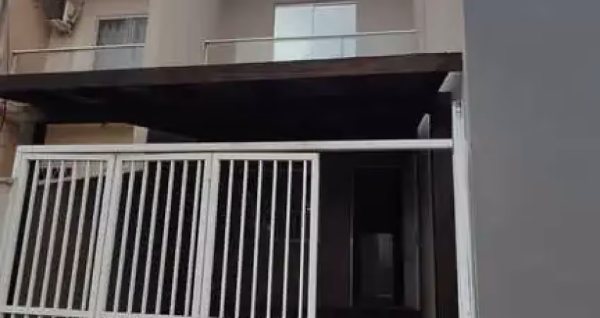 Geminado com 2 dormitórios amplos sendo 1 com sacada e 1 vaga - petrópolis | joinville/sc