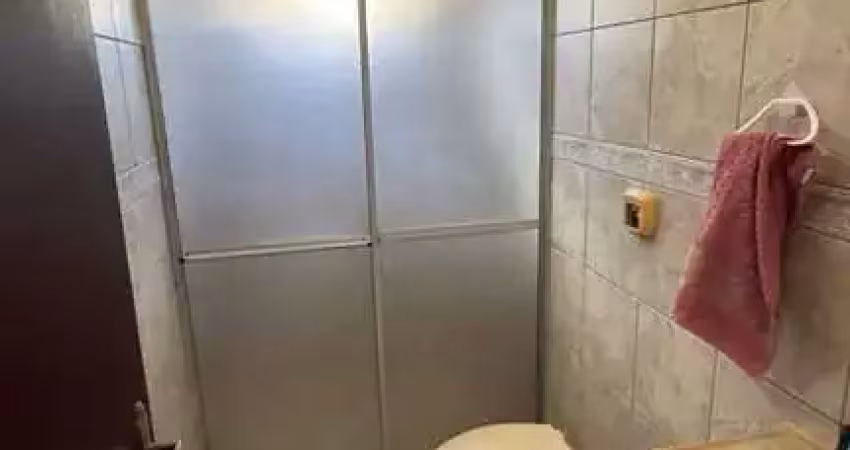 Sobrado com 3 dormitórios sendo 1 suíte e 3 vagas de garagem - joão costa | joinville/sc