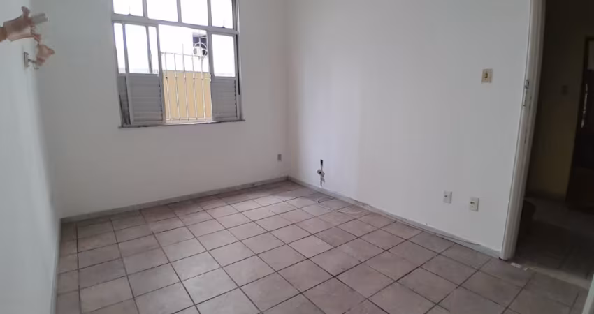 Apartamento 03 Quartos com Dependência ,Canela .