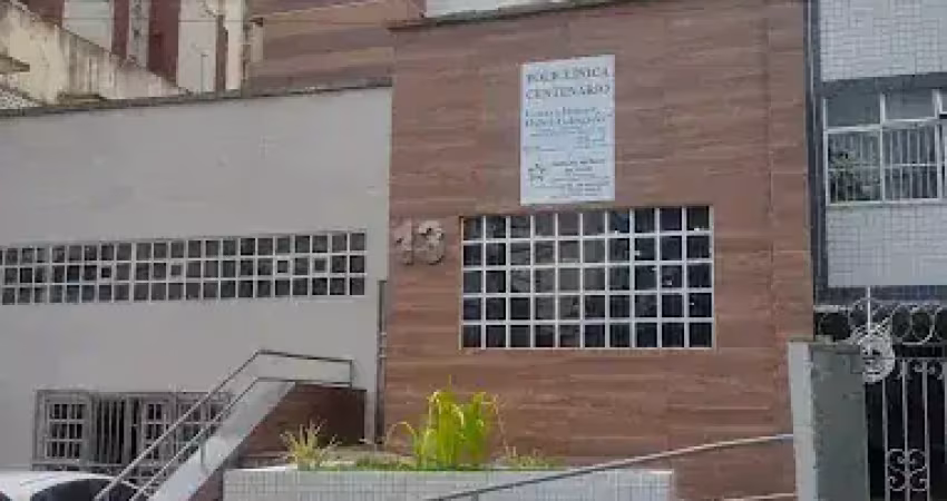 Casa terrea comercial  na centenario , barra  ,03 garagens .