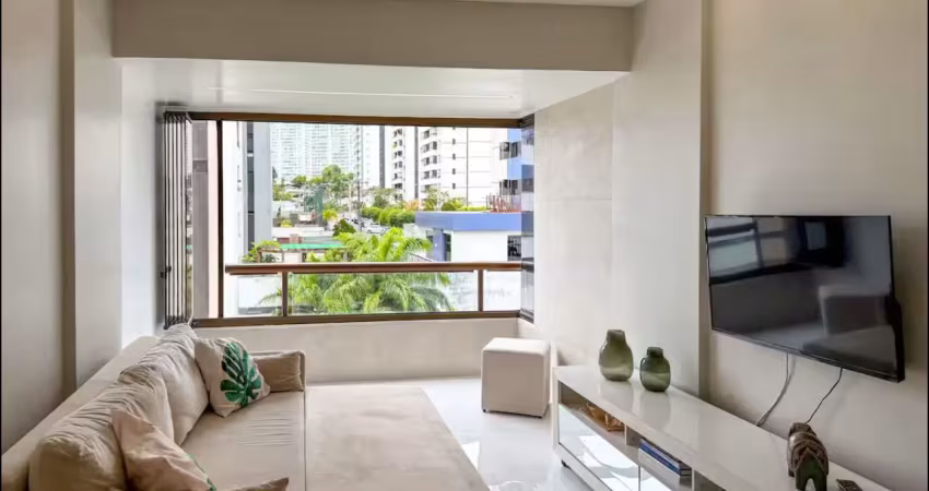 Lindo apto mobiliado, 03 quartos ,cidade jardim, 01 garagem .