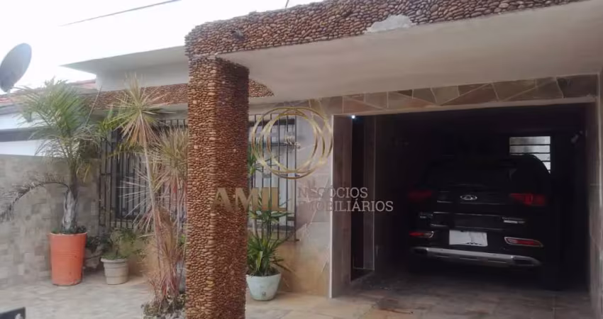 Vende-se casa com 3 quartos, 1 suíte, churrasqueira, sauna e piscina no centro de jacareí - localização privilegiada | ra amil imobiliária