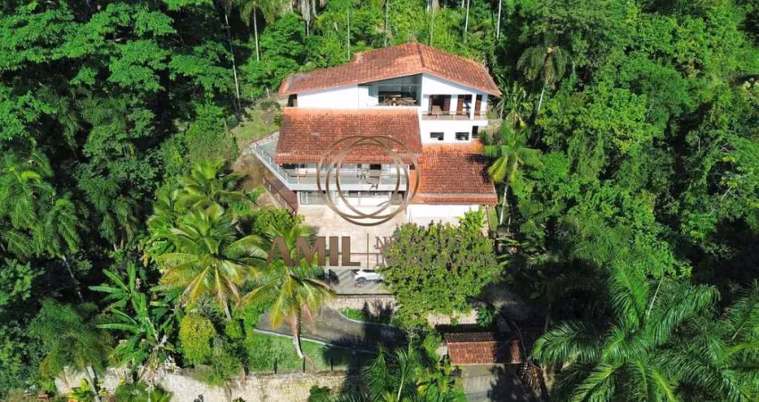 Ra amil vende casa de praia com, 622m² de construção, terreno 1250m² - condomínio ponta das toninhas, ubatuba - sp