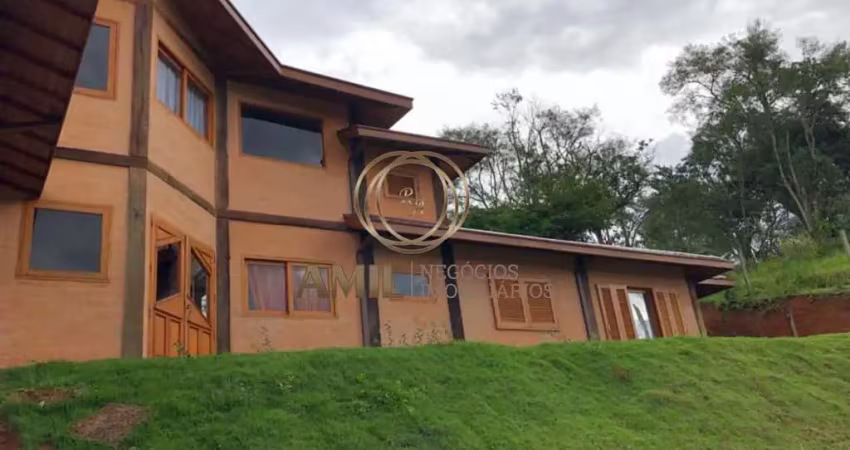 Ra amil vende chácara ,1 suíte, mezanino com sacada, vista livre, 2200m², são francisco xavier-sp
