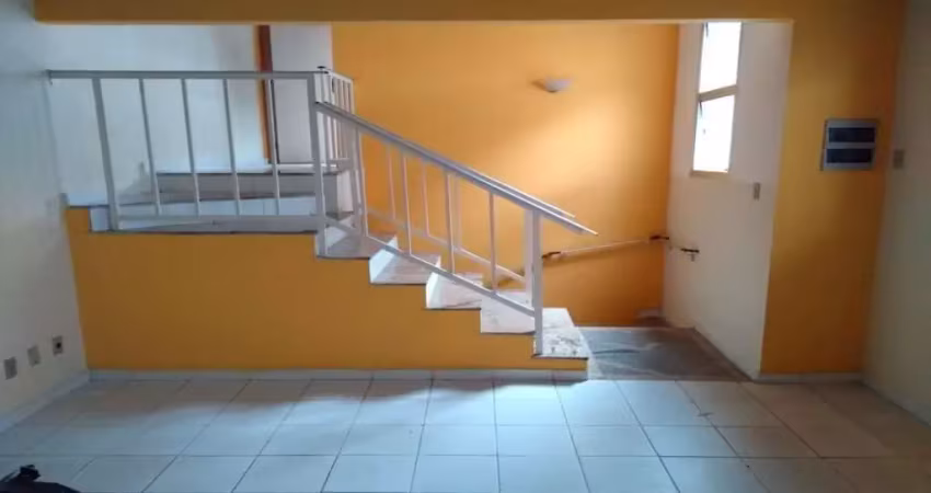 Casa geminada / jardim das indústrias / 03 dormitórios / terreno 140 m²/ 134 m² área construída/ são josé dos campos