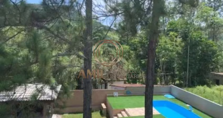 Casa / 3 dormitórios sendo 1 suíte/ piscina /125m² / praia do capricórnio / caraguatatuba
