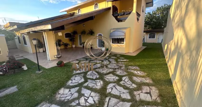 Casa sobrado com piscina / 04 dormitórios sendo 1 suíte /  eugênio de melo 520 m² /são josé dos campos