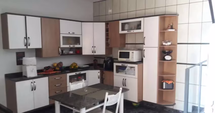 Casa à venda em jardim das indústrias, jacareí-sp: 200m², 3 quartos, 2 banheiros e 2 vagas de garagem!