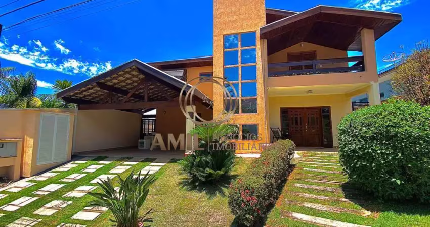 Casa sobrado / 4 dormitórios sendo 3 suítes / condomínio residencial coleginho / piscina / 385m² / jacareí.