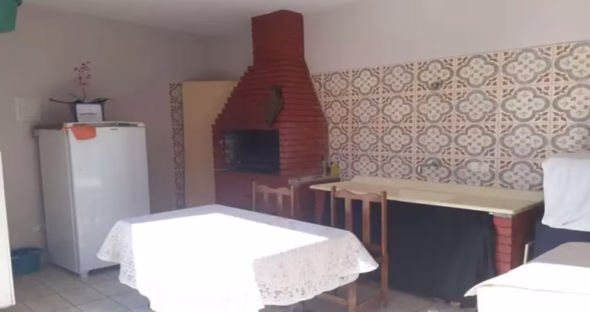 Casa / parque itamarati / 03 dormitórios / 298 m2 terreno / 232 m² área construída / jacareí