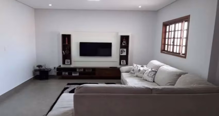 Casa / borda da mata / 03 dormitórios / 01 suíte/ 150 m2 terreno / 150 m² área construída / caçapava