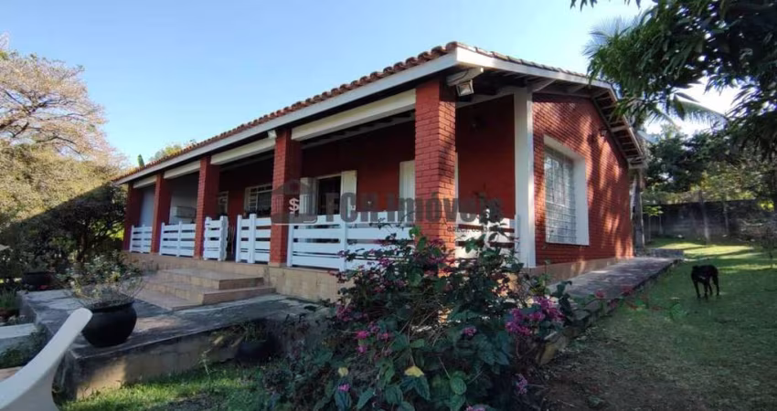 Chácara no Condomínio Aldeia dos Laranjais em Porto Feliz