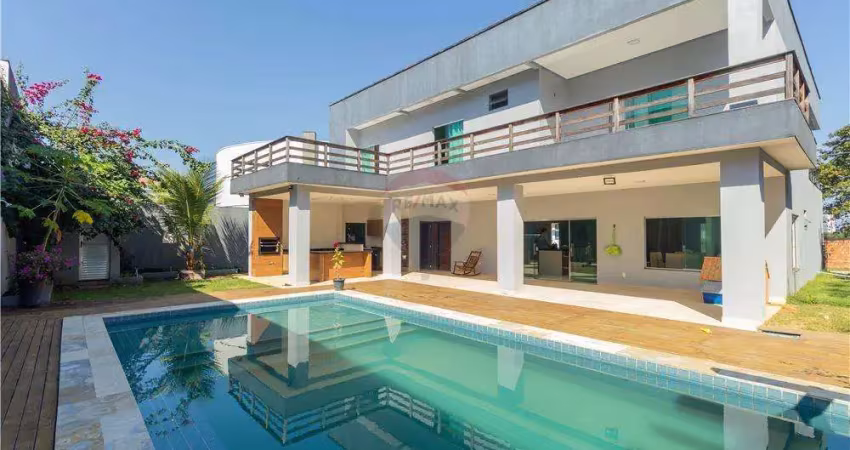 Sua família merece: casa com 4 suítes e 479 m² em ponta negra 2