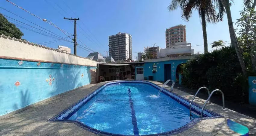 Casa com 3 dormitórios à venda, 210 m² por R$ 2.100.000,00 - Canto do Forte - Praia Grande/SP