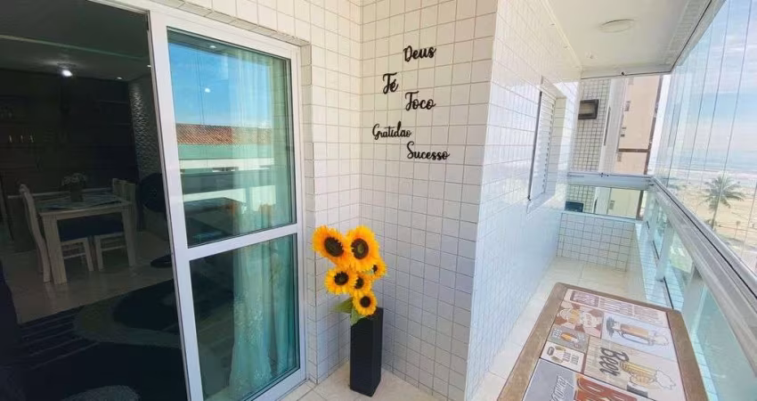 Apartamento 02 dormitórios sendo suíte compartilhada, 50 metros do mar.