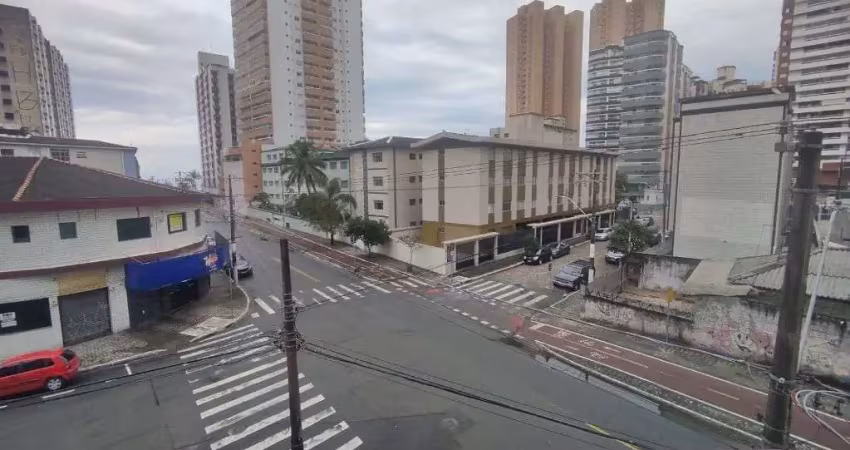 Apartamento no boqueirão - 200 metros do mar - 01 dormitório com sacada!