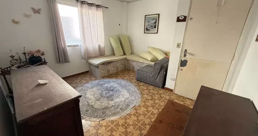 Apartamento na vila tupi reformada com area de serviço a 200 metros da praia