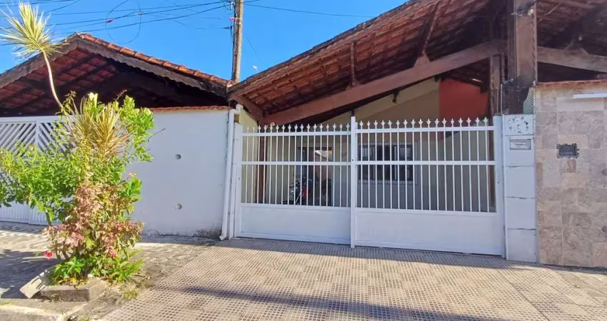 Linda casa geminada de 2 dorm pertinho da praia no jd real praia grande