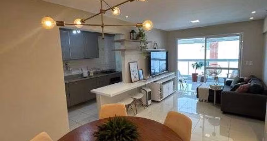 APARTAMENTO - 2 SUÍTES - PORTEIRA FECHADA - ARMAÇÃO