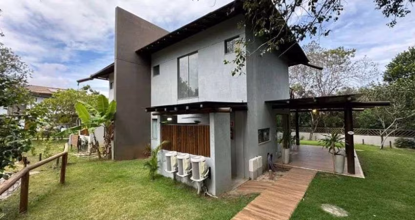 CASA LUXUOSA - 3 QUARTOS SENDO 2 SUÍTES - POPRTEIRA FECHADA - PRAIA DO FORTE