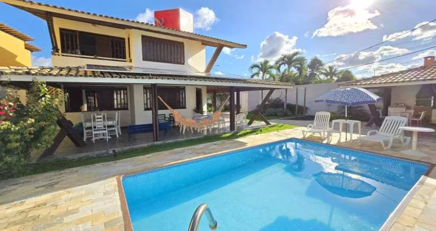 CASA - 4 QUARTOS SENDO 1 SUÍTE - ITAPUÃ