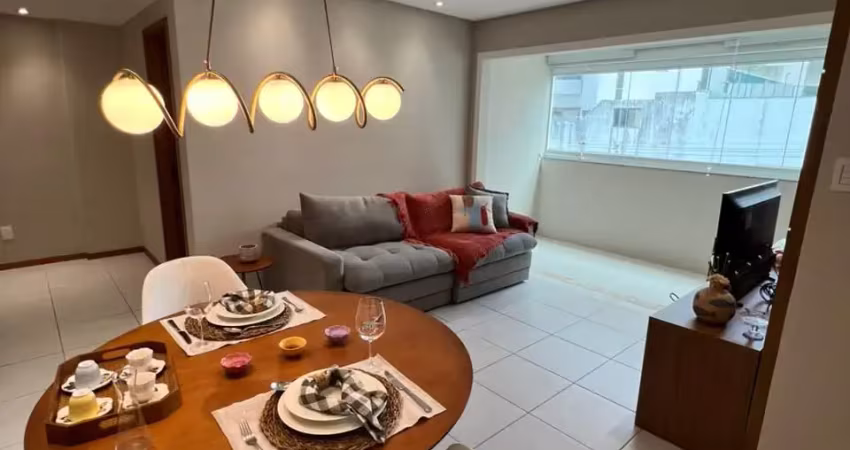 Lindo apartamento de 2/4, finamente decorado com 2 vagas na pituba